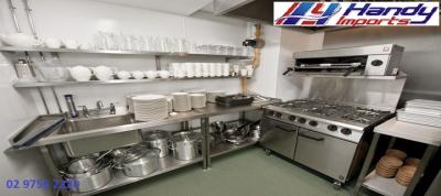 Handy Imports now offers the middle bowl kitchen sinks that are made out of stainless steel